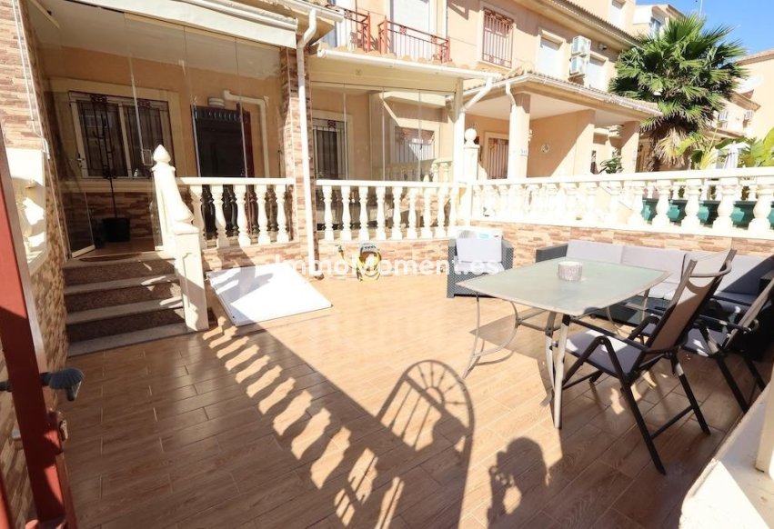 Resale - Apartment - Orihuela Costa - Cabo roig - La Zenia