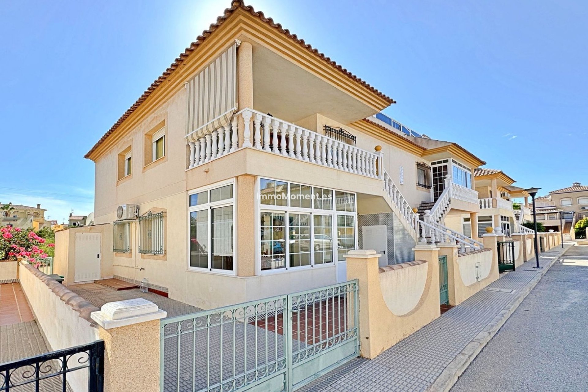 Resale - Apartment - Orihuela Costa - Cabo roig - La Zenia
