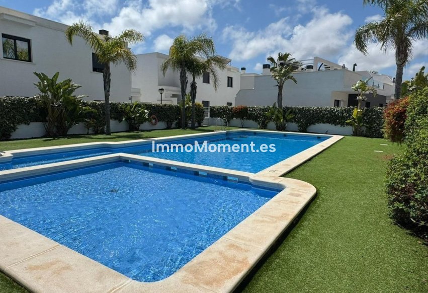 Resale - Apartment - Orihuela Costa - Cabo roig - La Zenia
