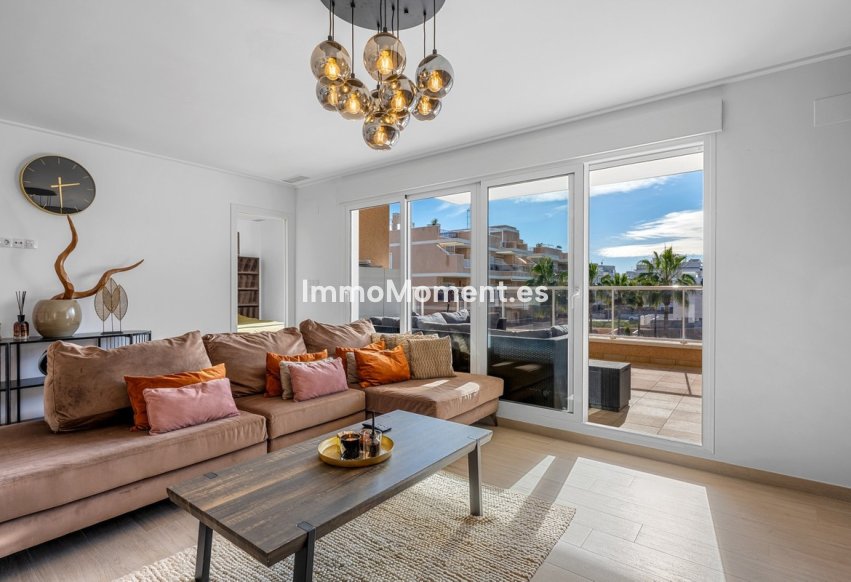 Resale - Apartment - Orihuela - Villamartin