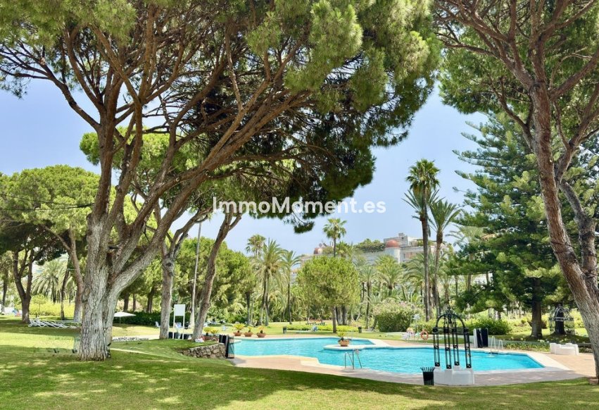 Resale - Apartment - Puerto Banús