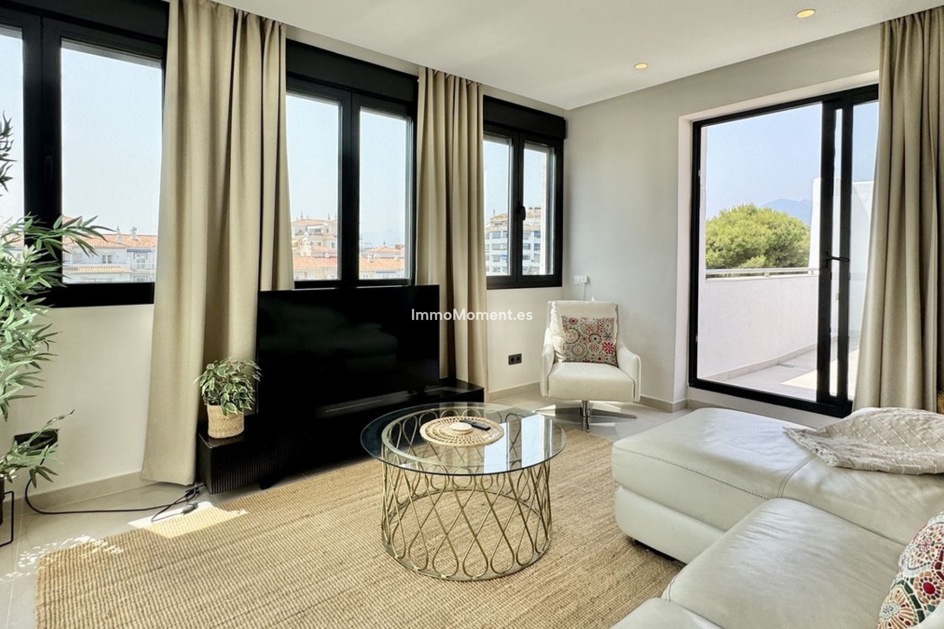 Resale - Apartment - Puerto Banús