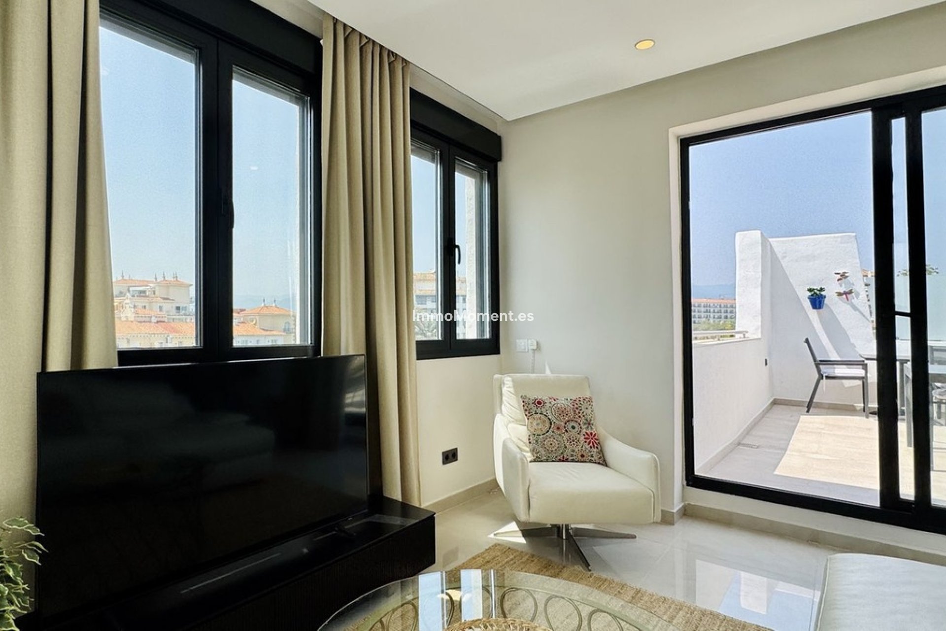 Resale - Apartment - Puerto Banús
