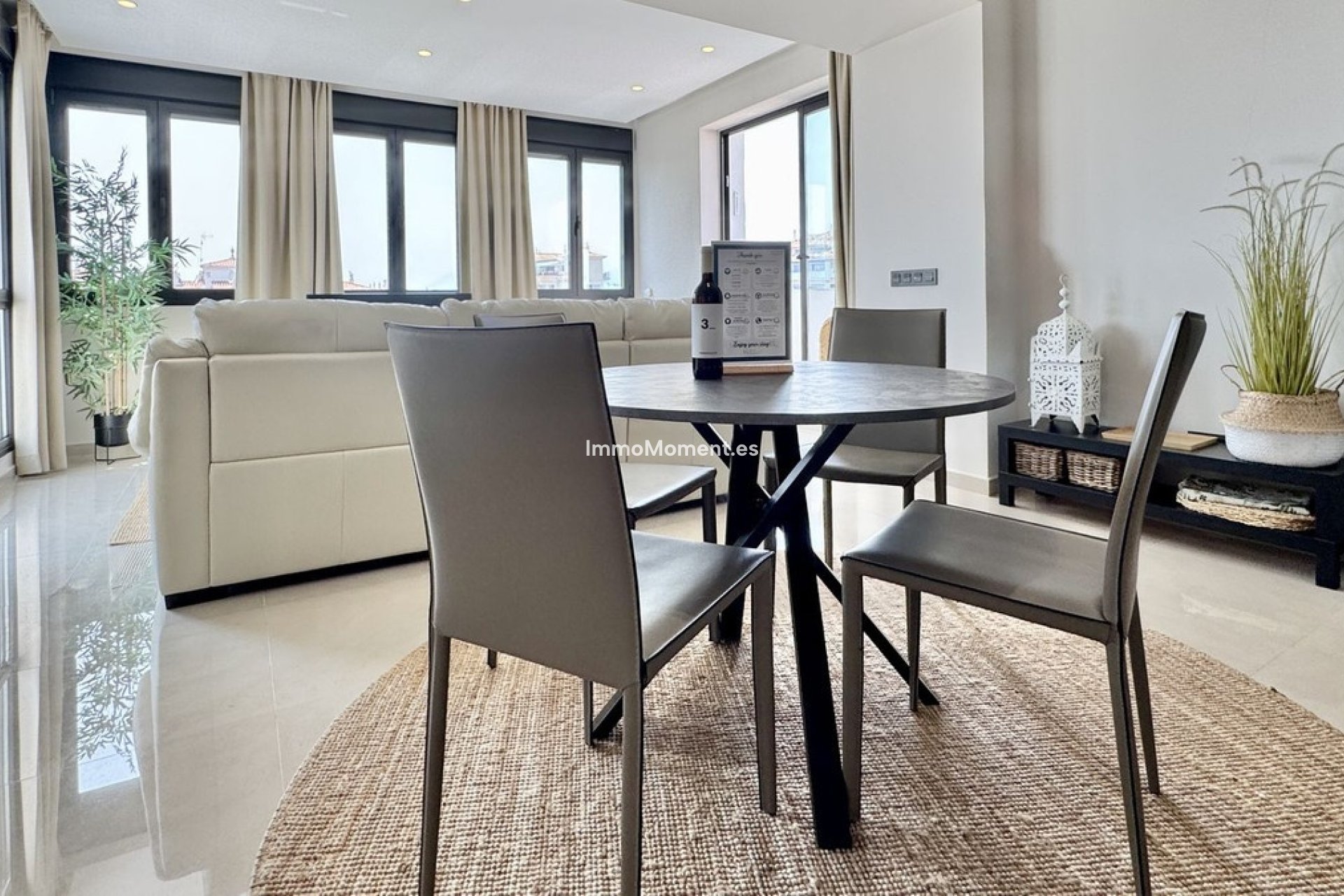 Resale - Apartment - Puerto Banús