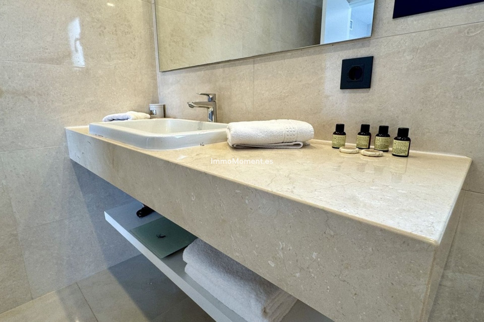 Resale - Apartment - Puerto Banús