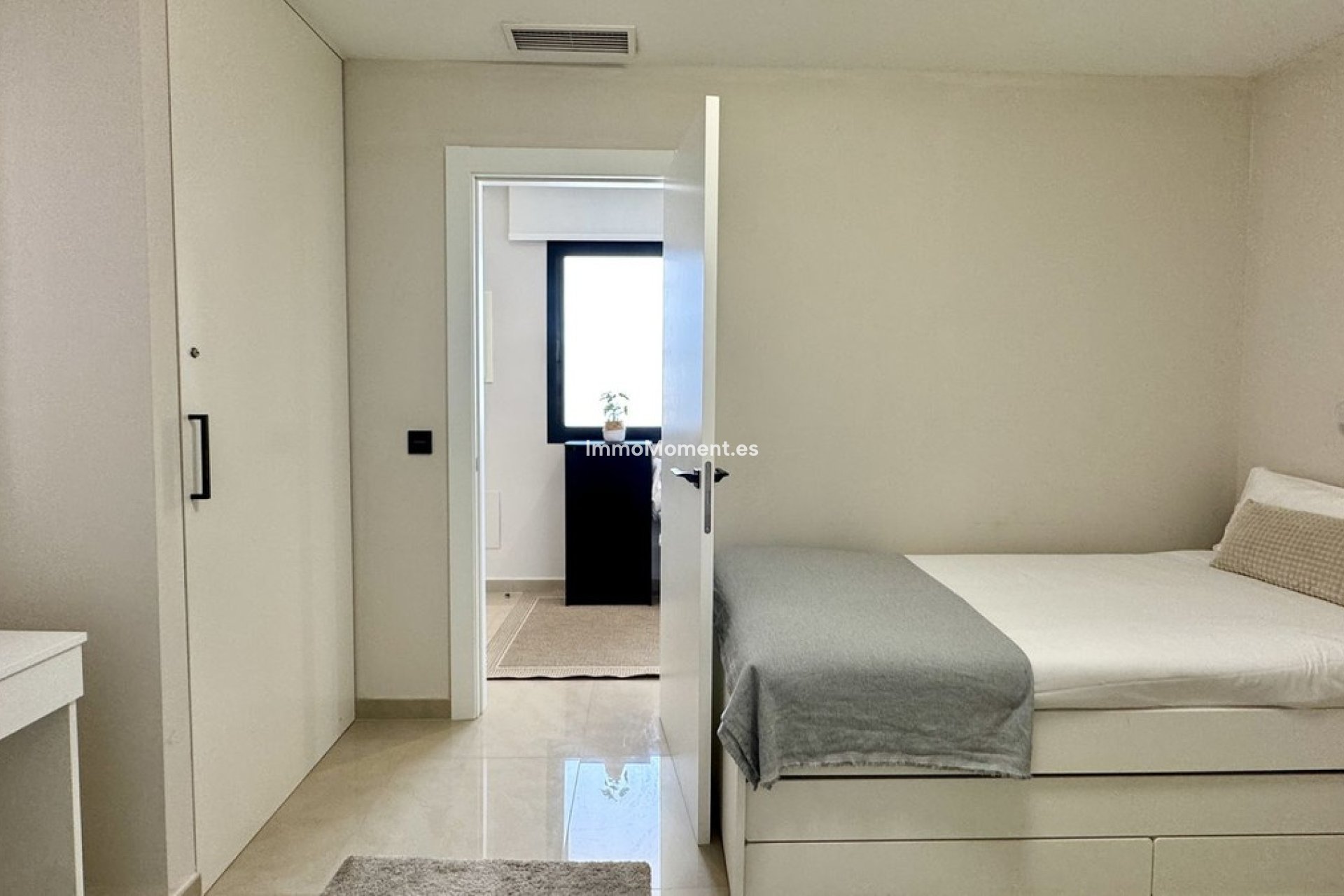 Resale - Apartment - Puerto Banús