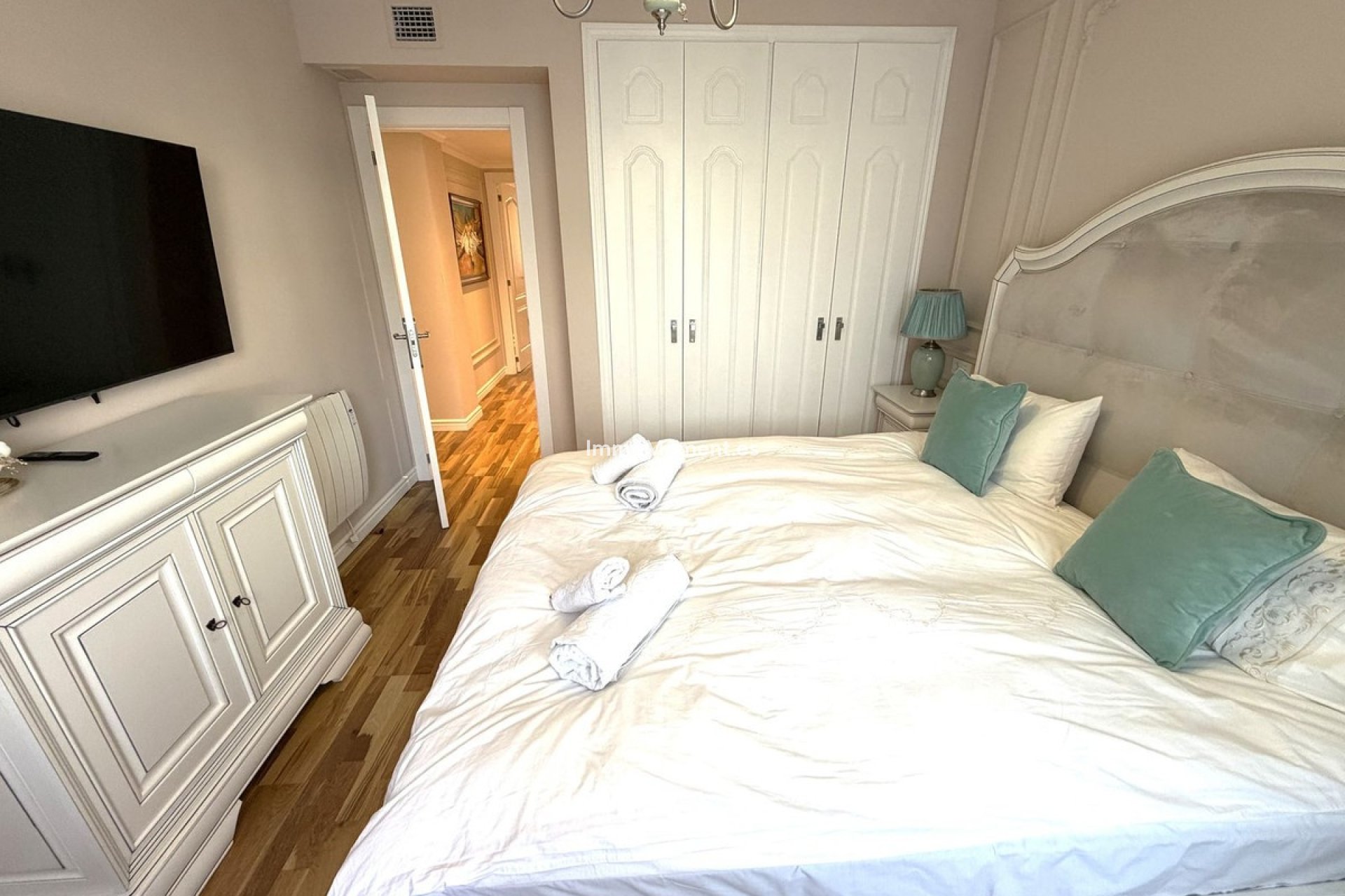 Resale - Apartment - Puerto Banús
