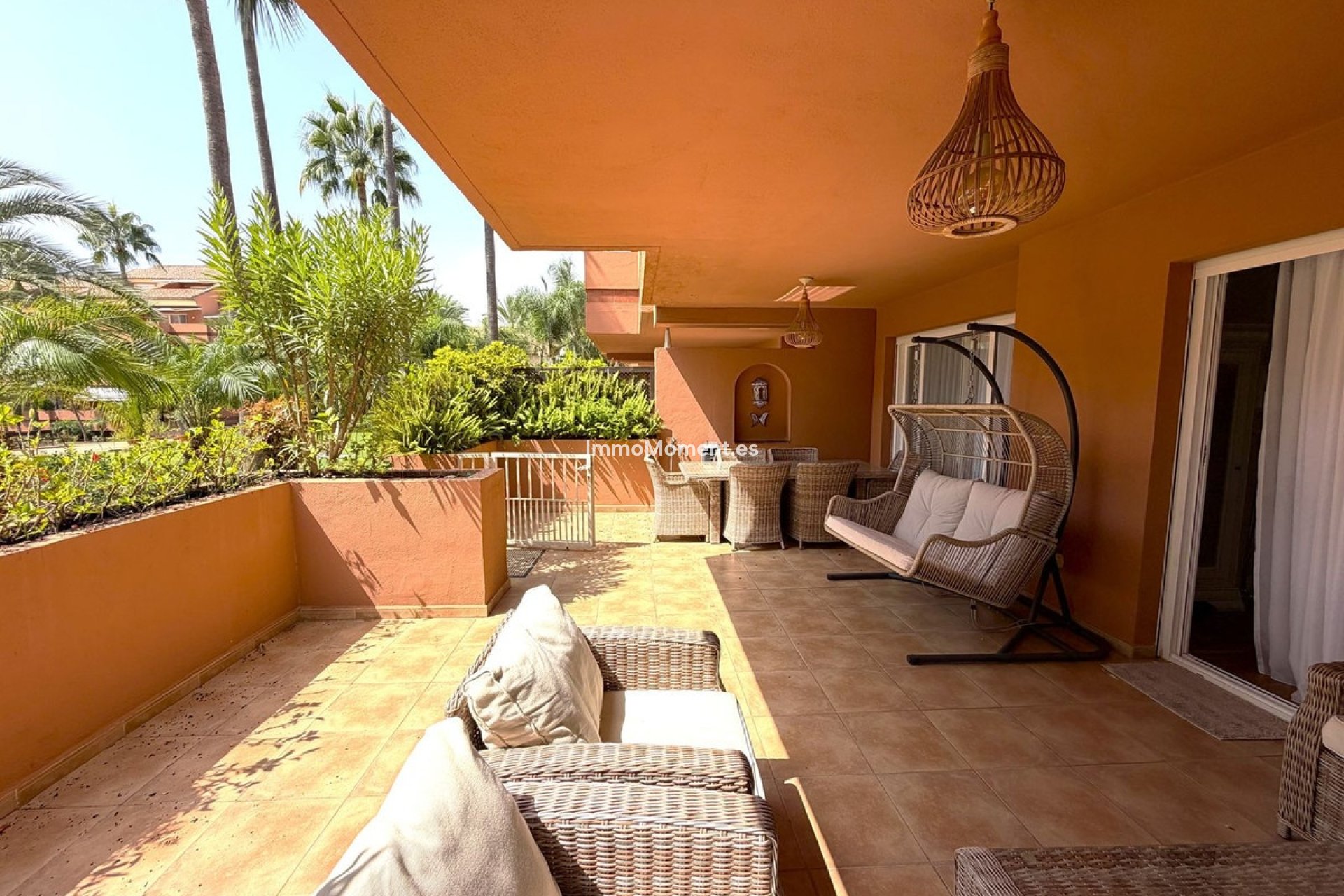 Resale - Apartment - Puerto Banús