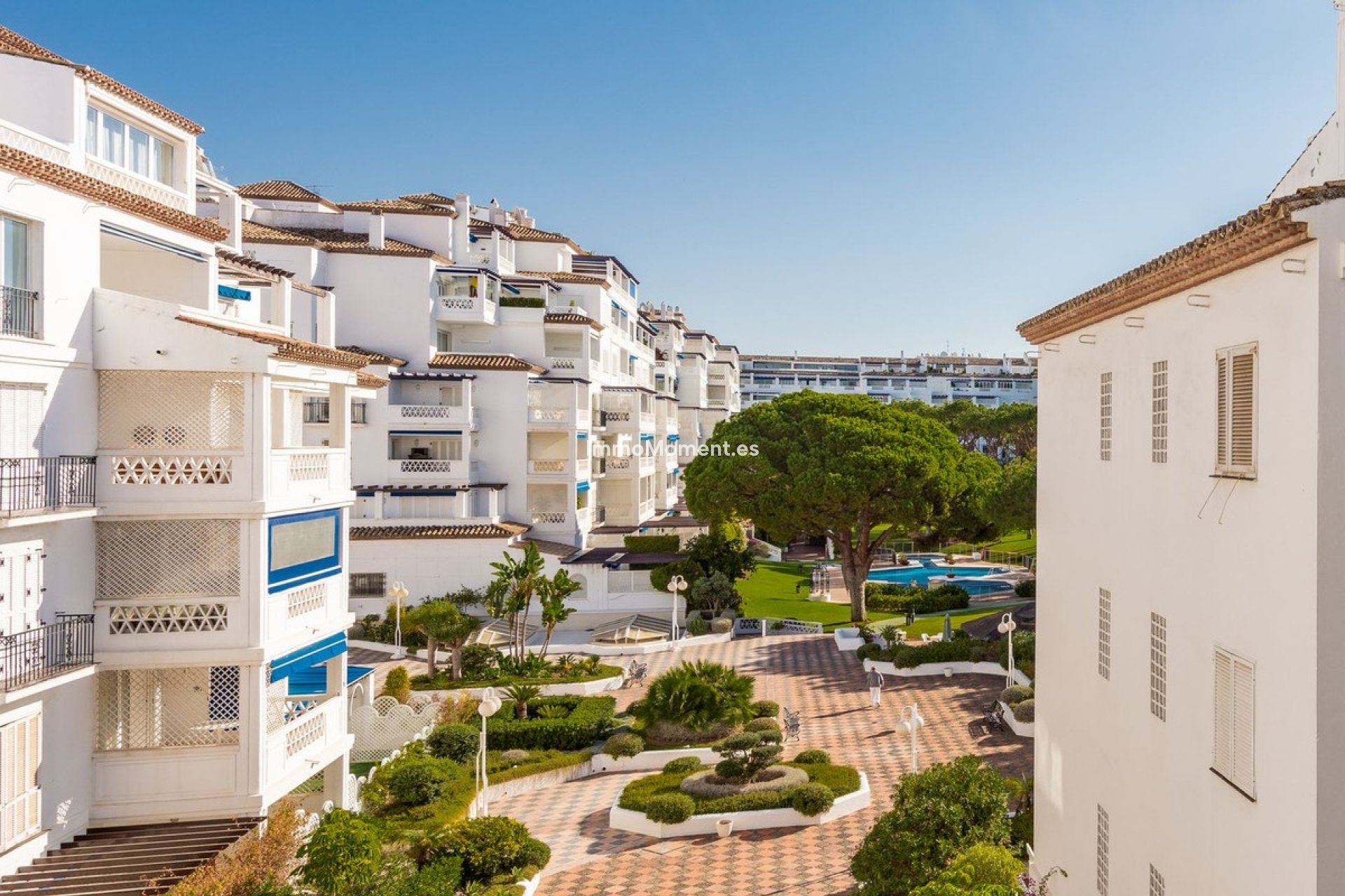 Resale - Apartment - Puerto Banús