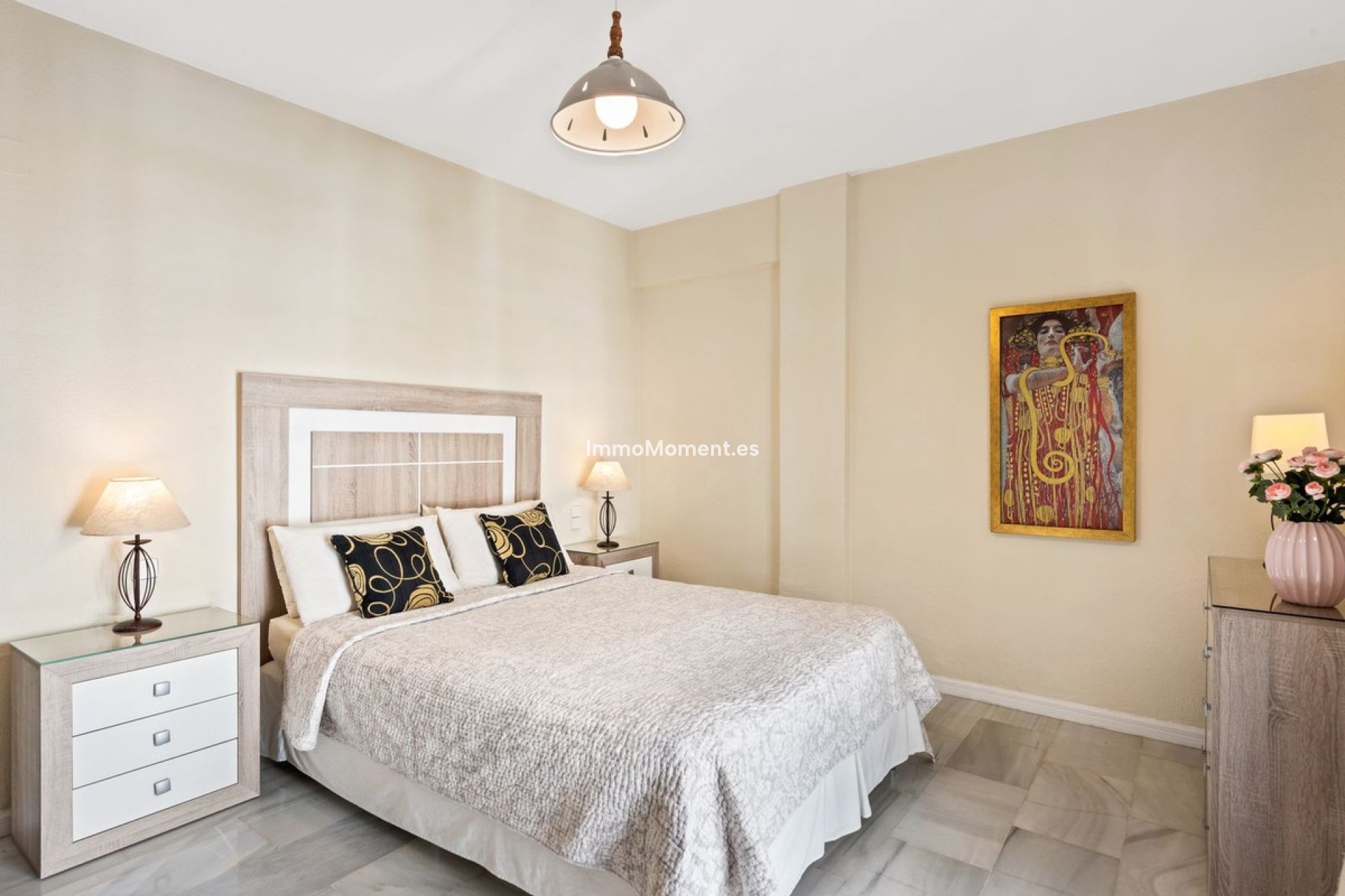 Resale - Apartment - Puerto Banús