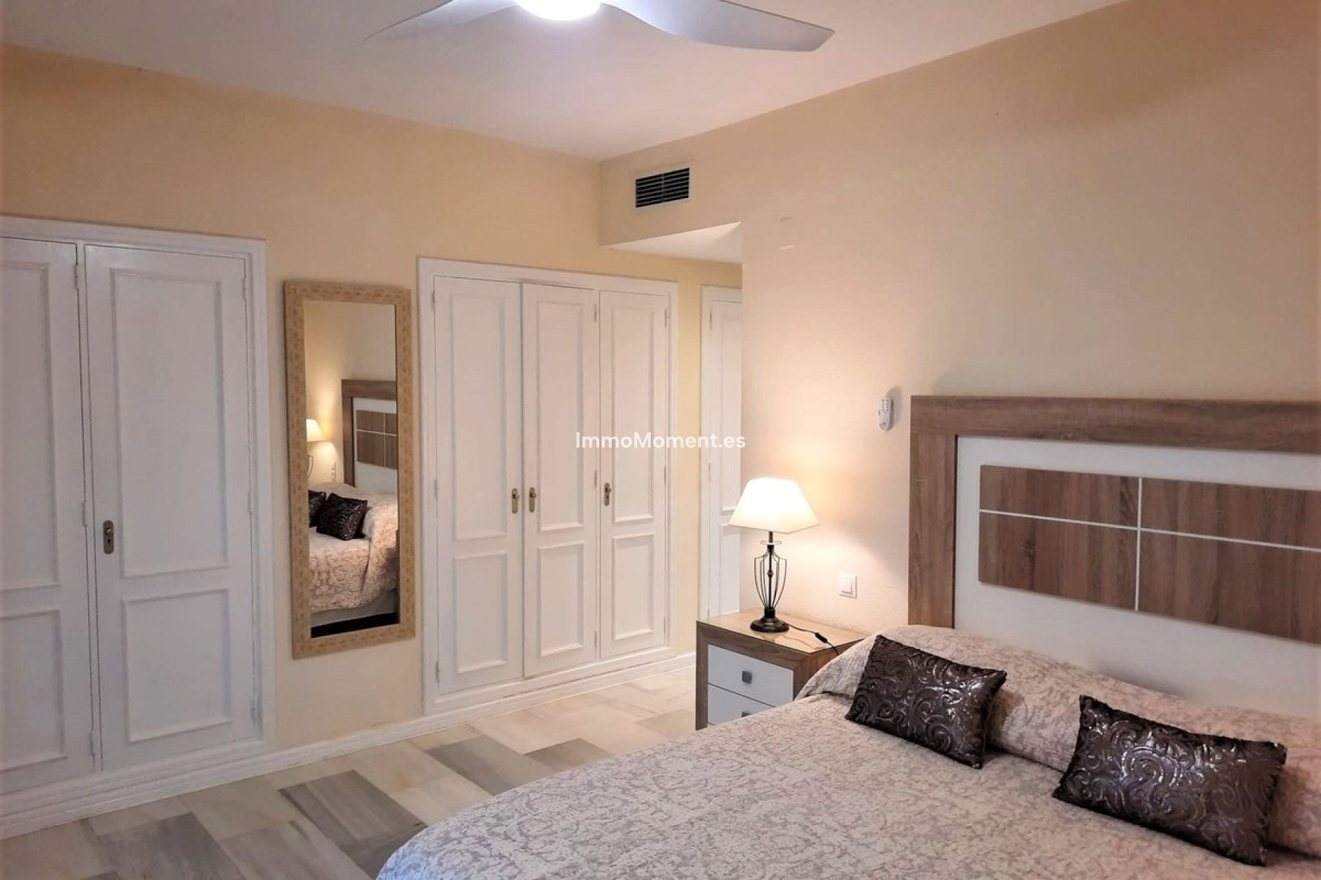 Resale - Apartment - Puerto Banús