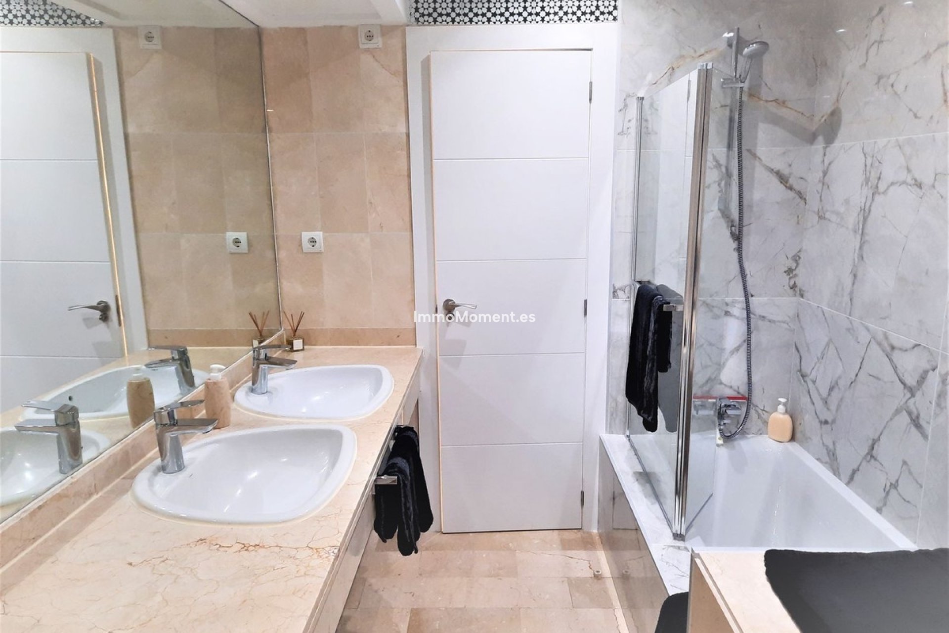 Resale - Apartment - Puerto Banús