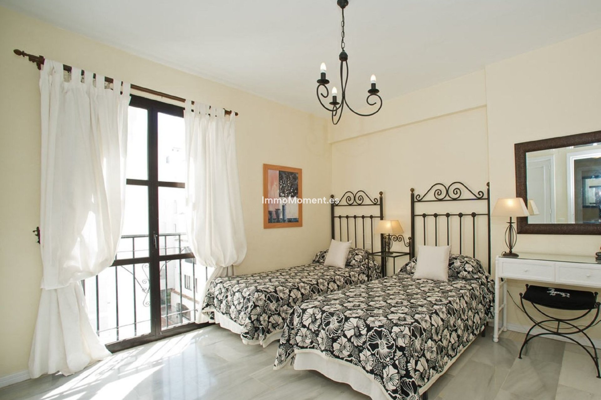 Resale - Apartment - Puerto Banús