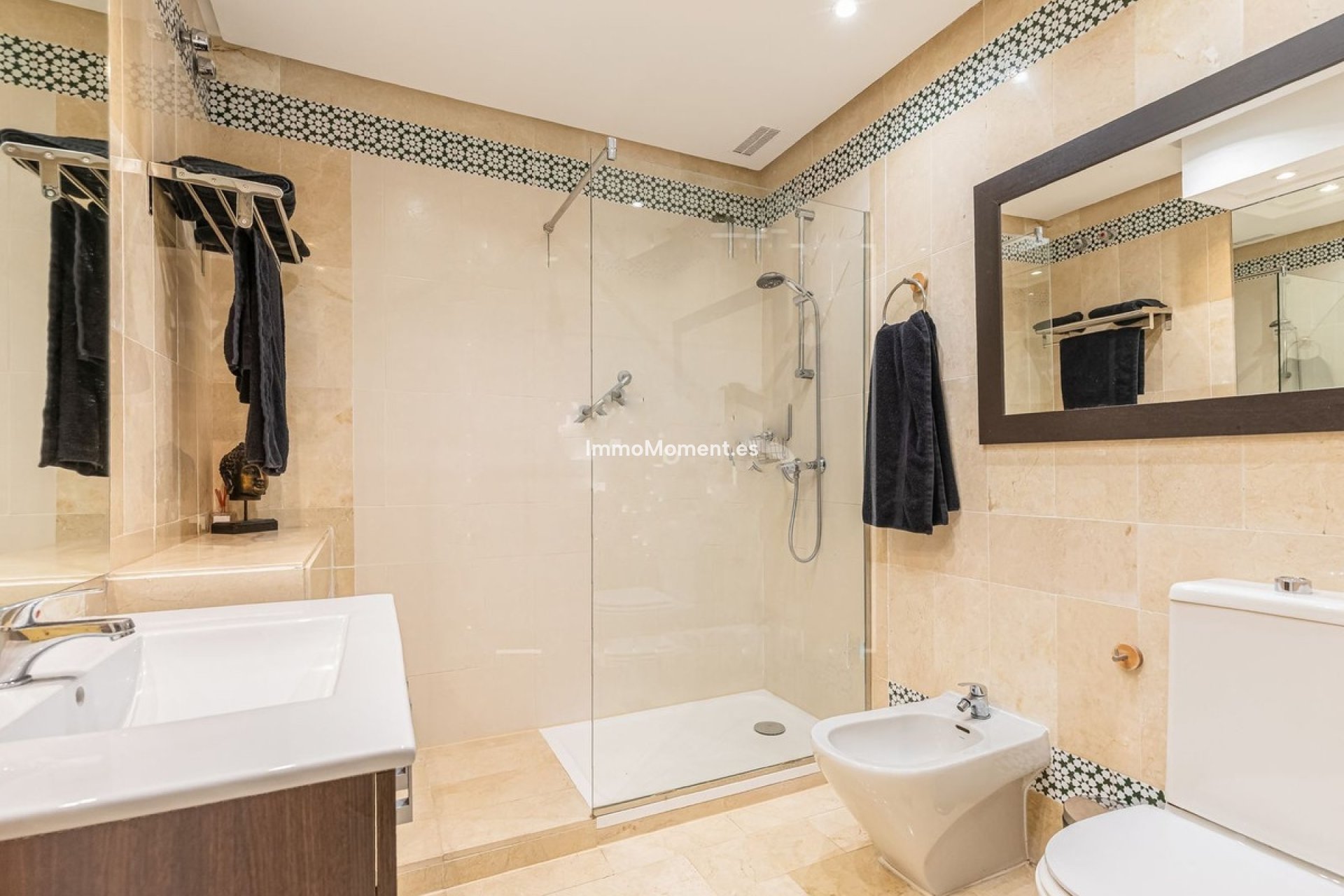 Resale - Apartment - Puerto Banús