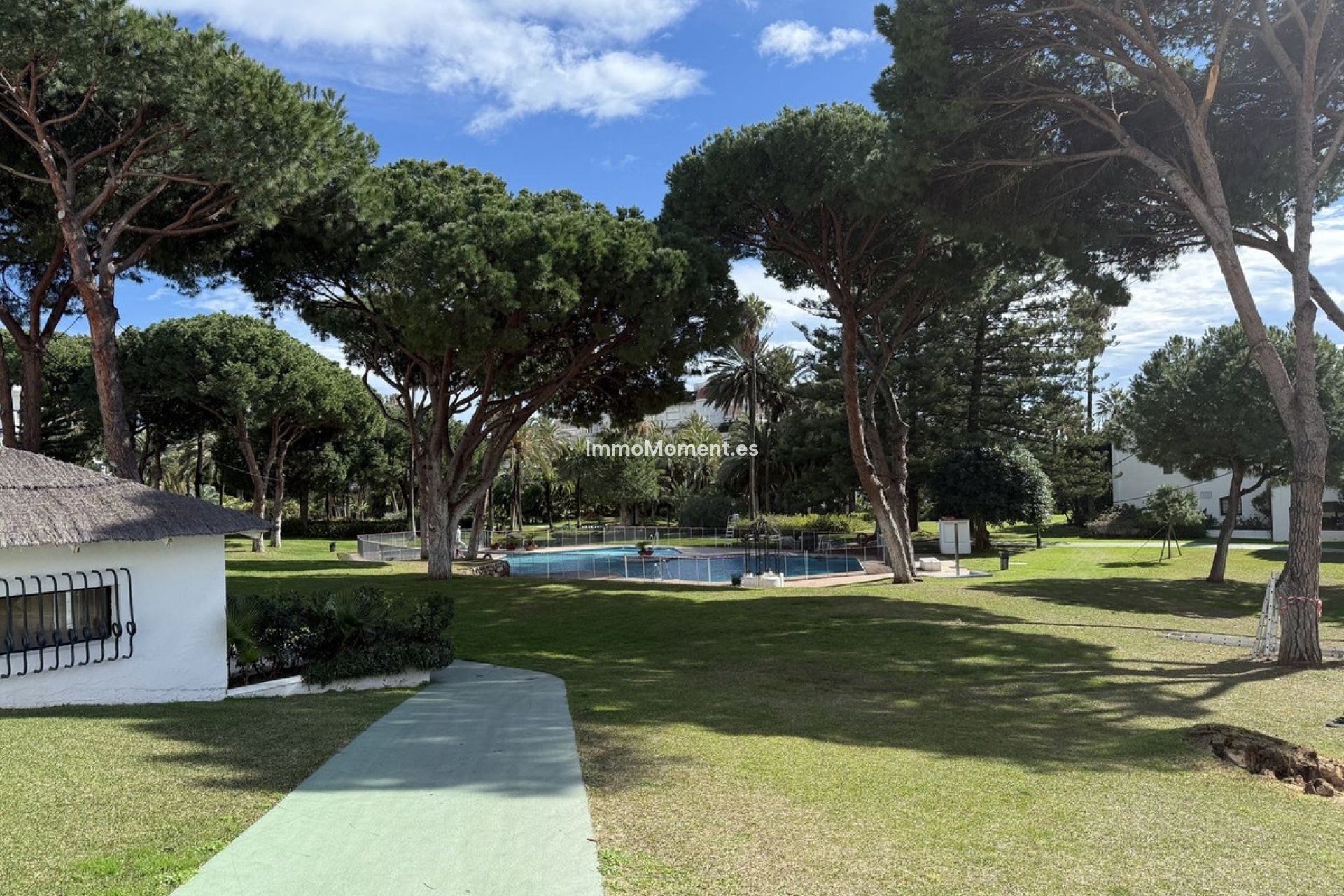 Resale - Apartment - Puerto Banús