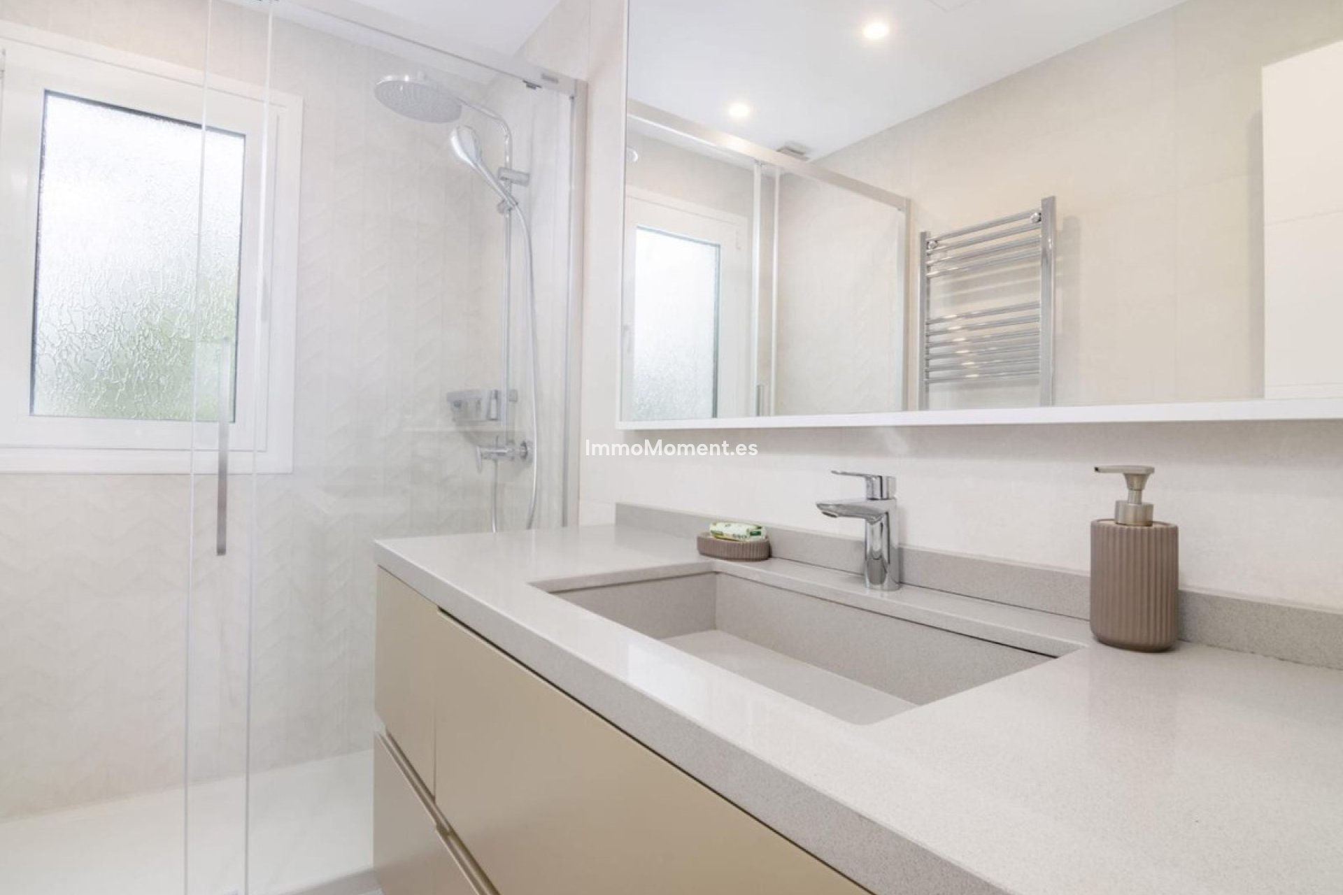 Resale - Apartment - Puerto Banús
