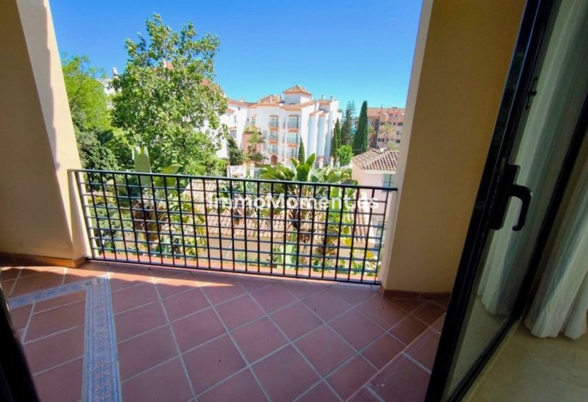 Resale - Apartment - Puerto Banús