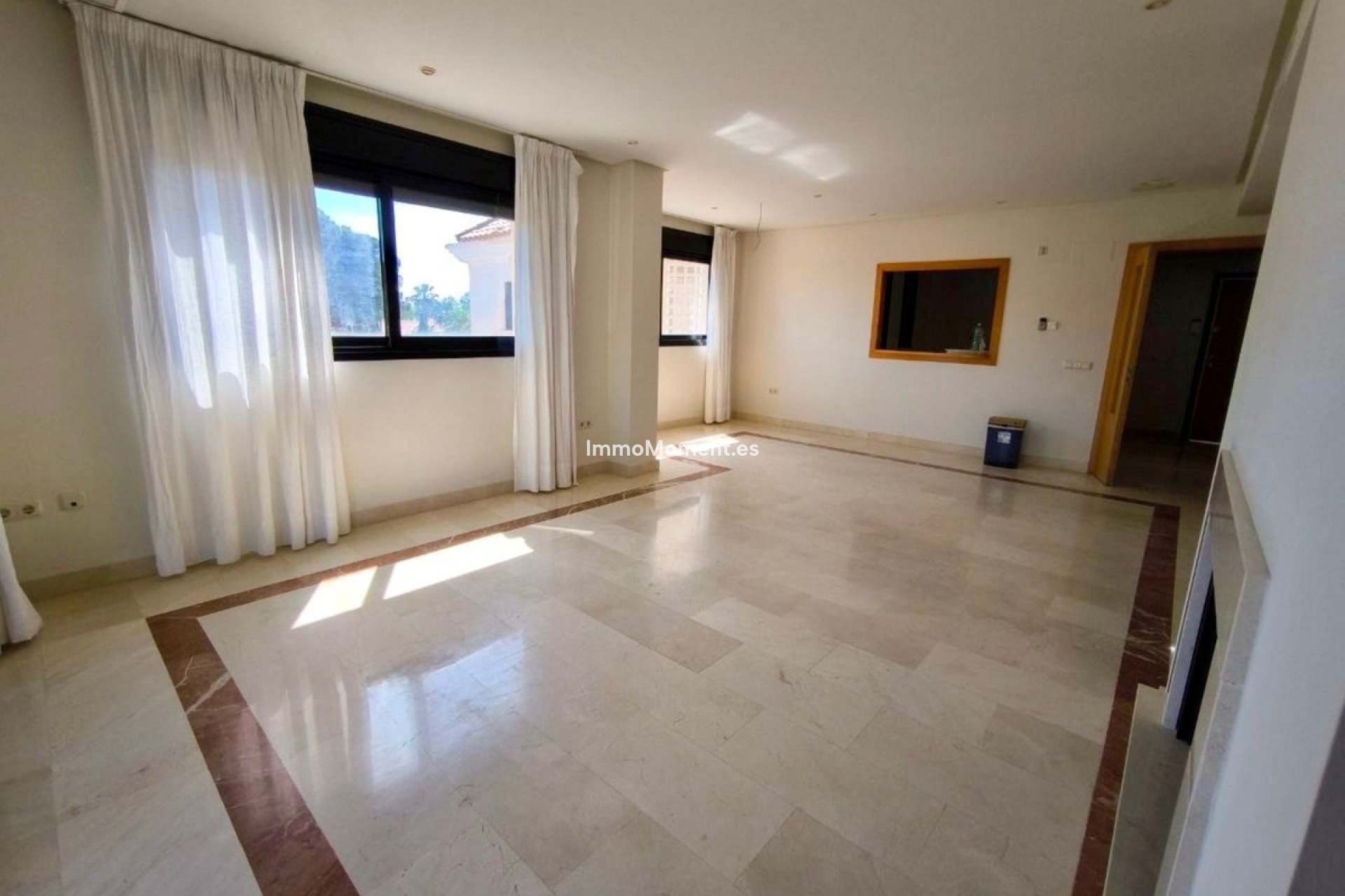 Resale - Apartment - Puerto Banús