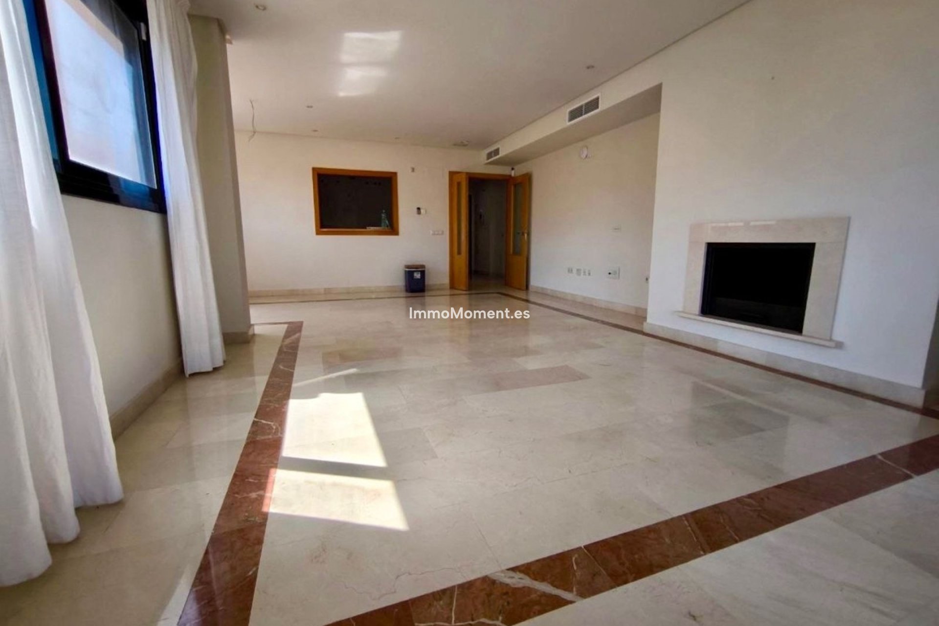 Resale - Apartment - Puerto Banús