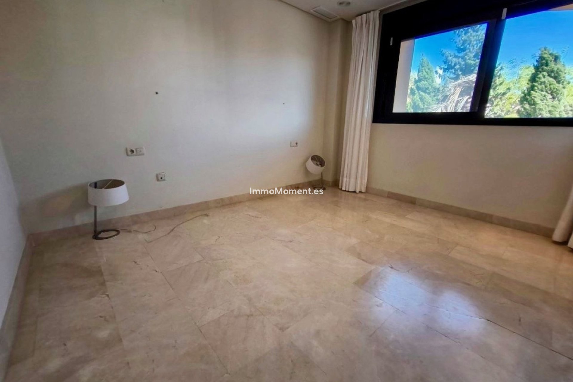 Resale - Apartment - Puerto Banús