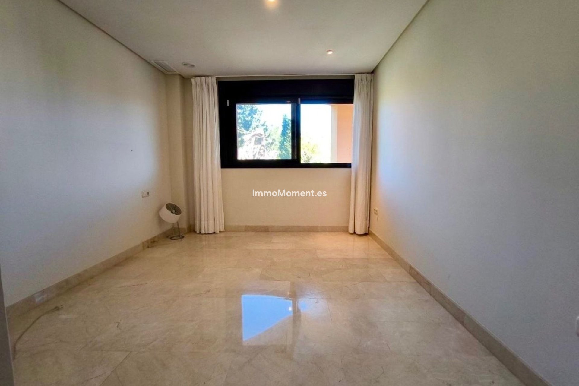 Resale - Apartment - Puerto Banús