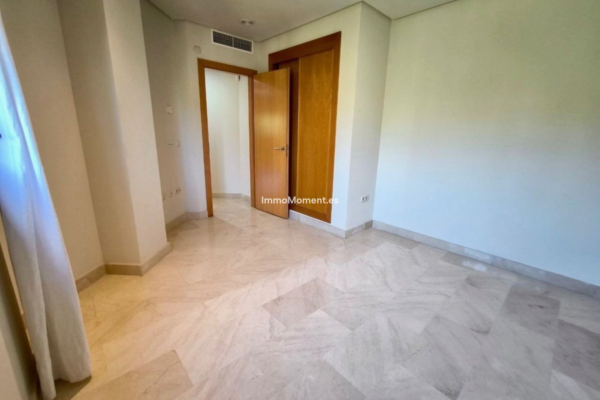 Resale - Apartment - Puerto Banús