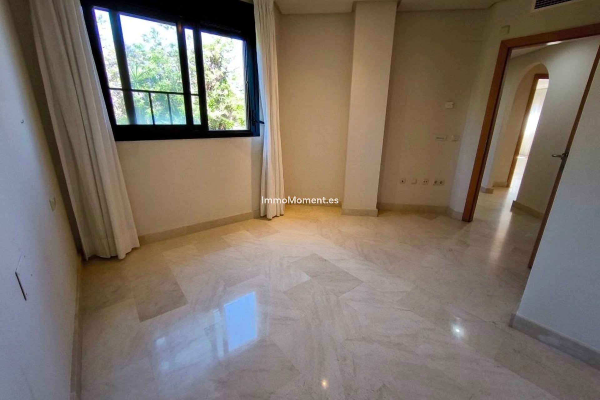 Resale - Apartment - Puerto Banús
