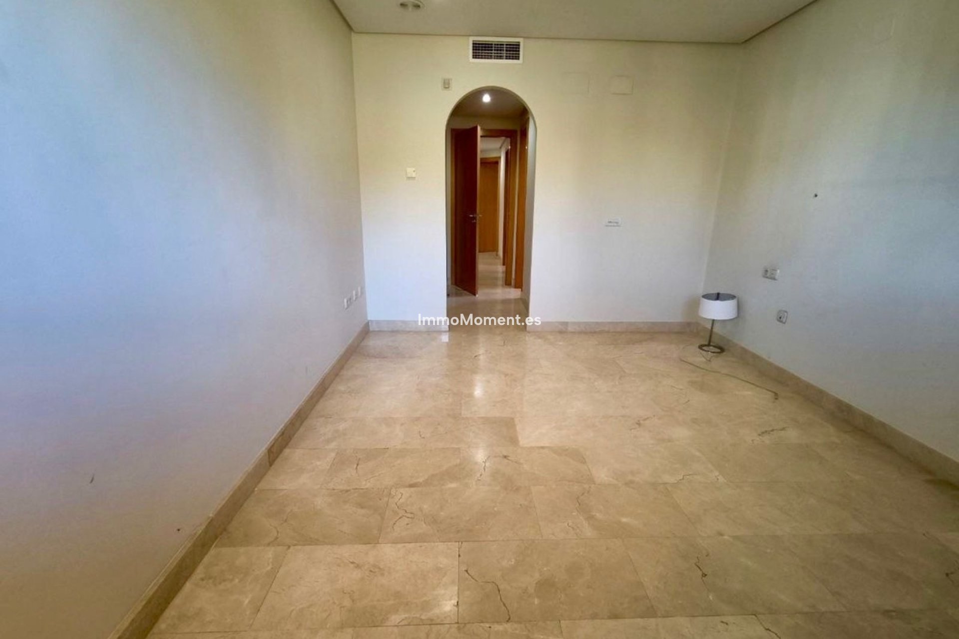 Resale - Apartment - Puerto Banús