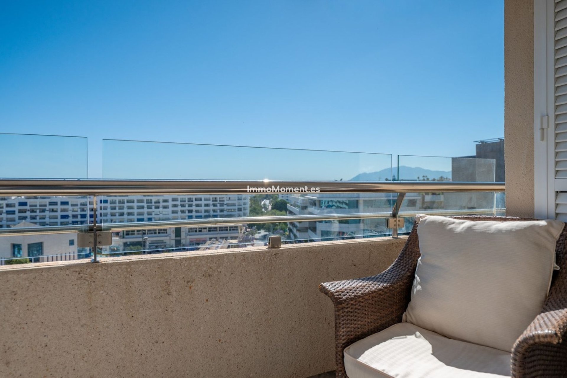 Resale - Apartment - Puerto Banús