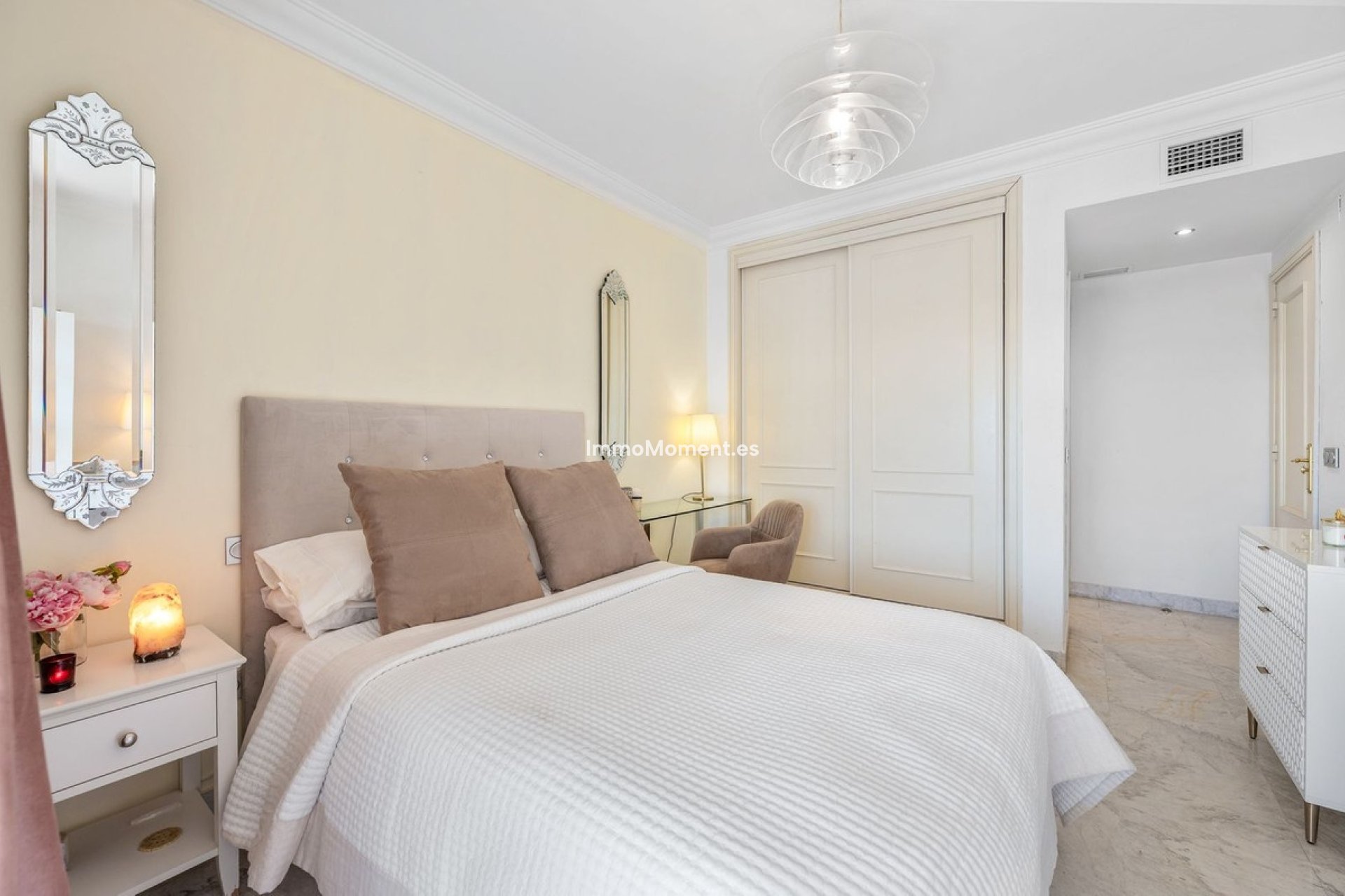 Resale - Apartment - Puerto Banús