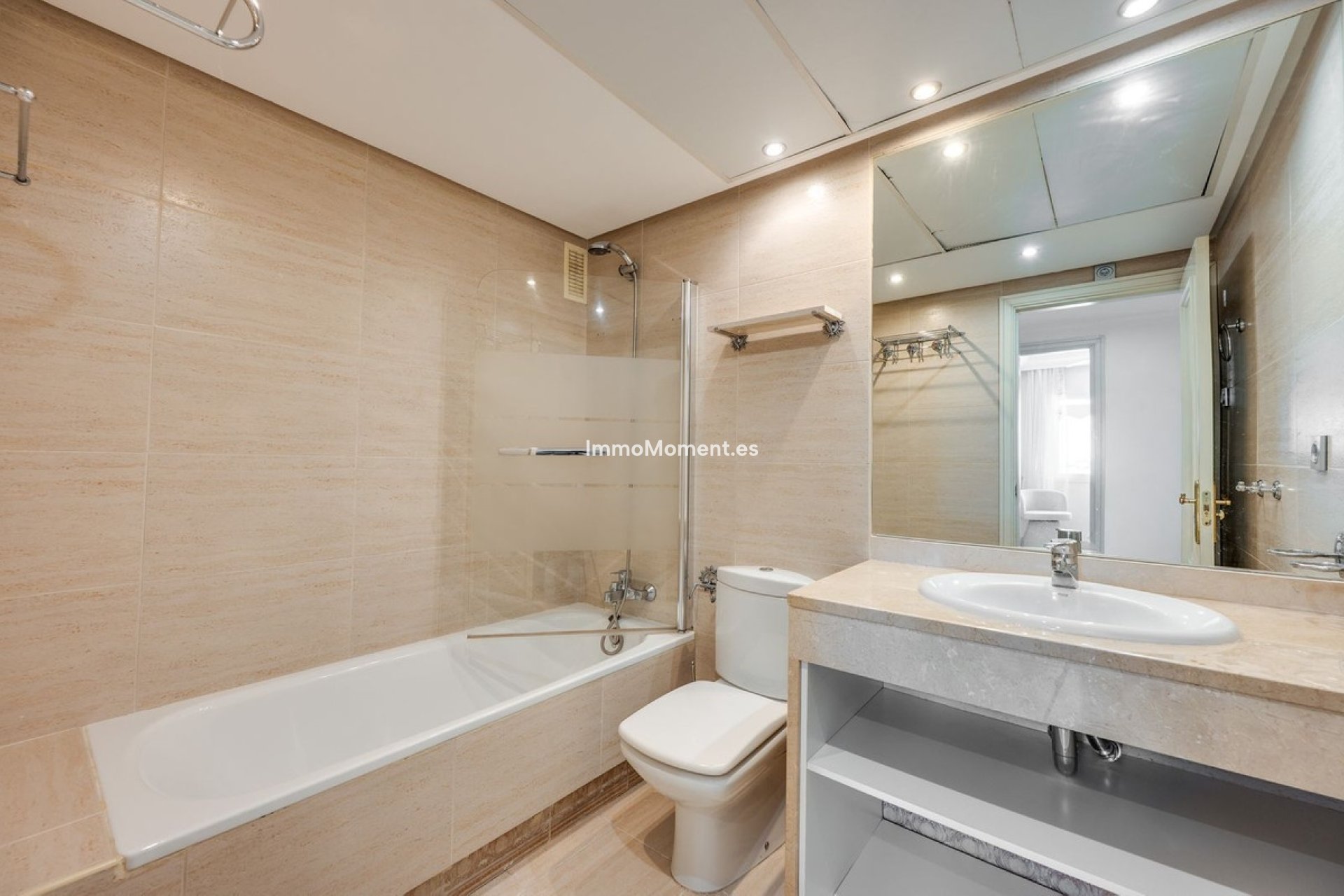 Resale - Apartment - Puerto Banús