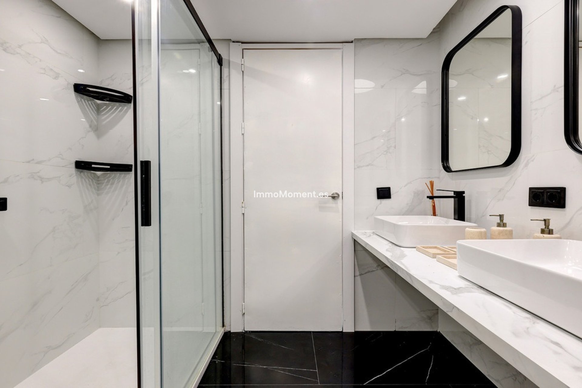 Resale - Apartment - Sotogrande - Sotogrande Costa