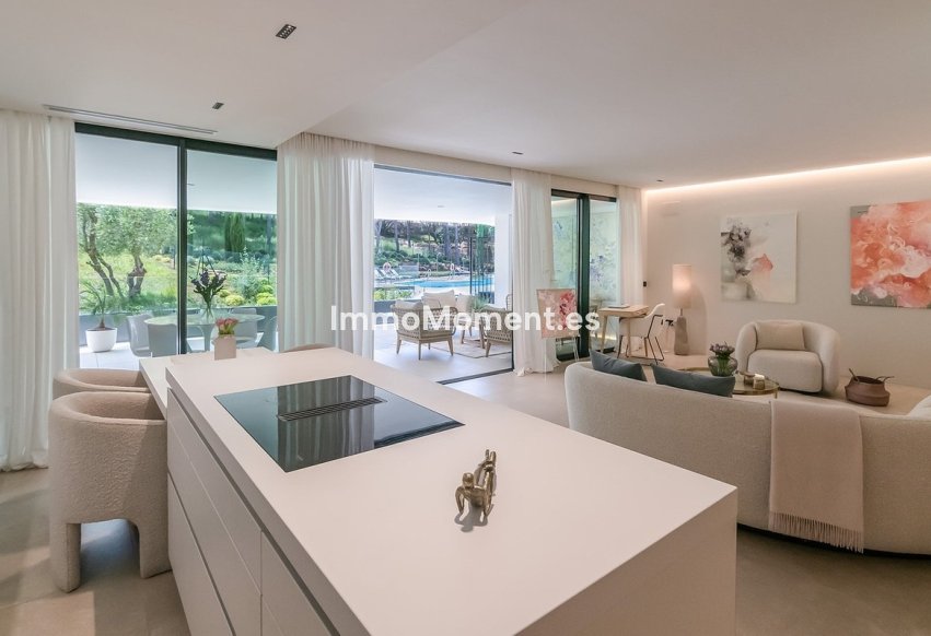 Resale - Apartment - Sotogrande