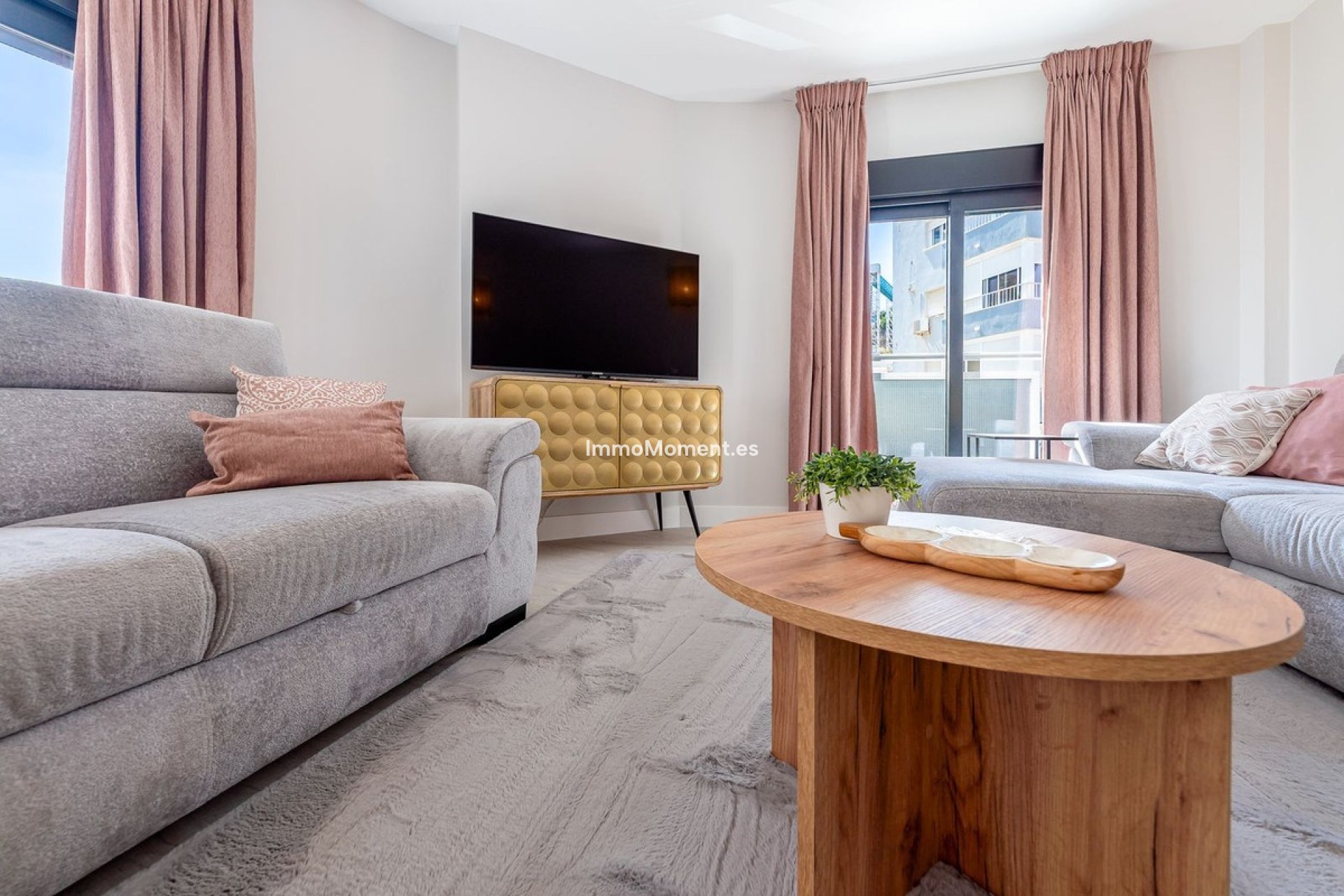 Resale - Apartment - Torremolinos - La Carihuela