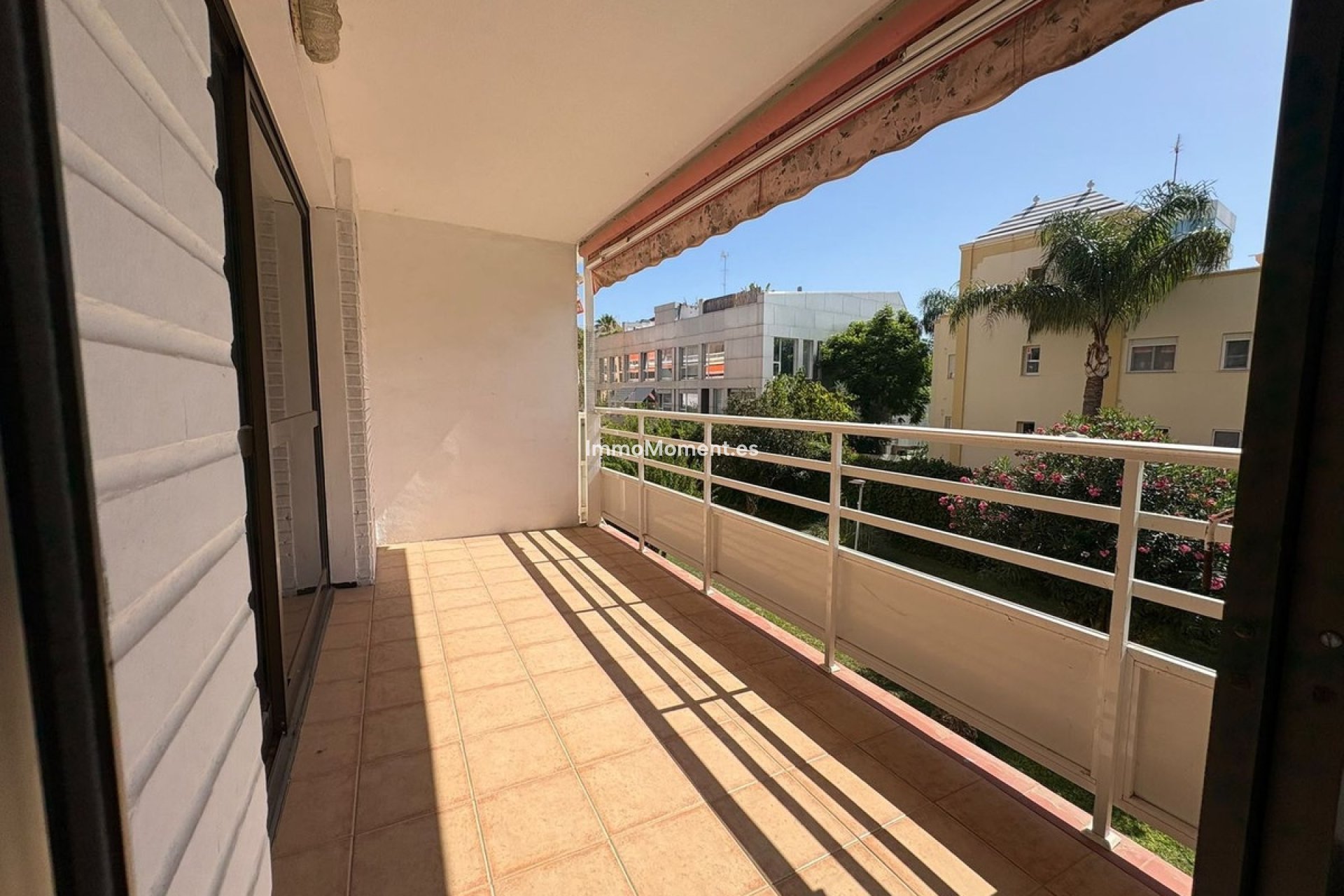 Resale - Apartment - Torremolinos - La Carihuela