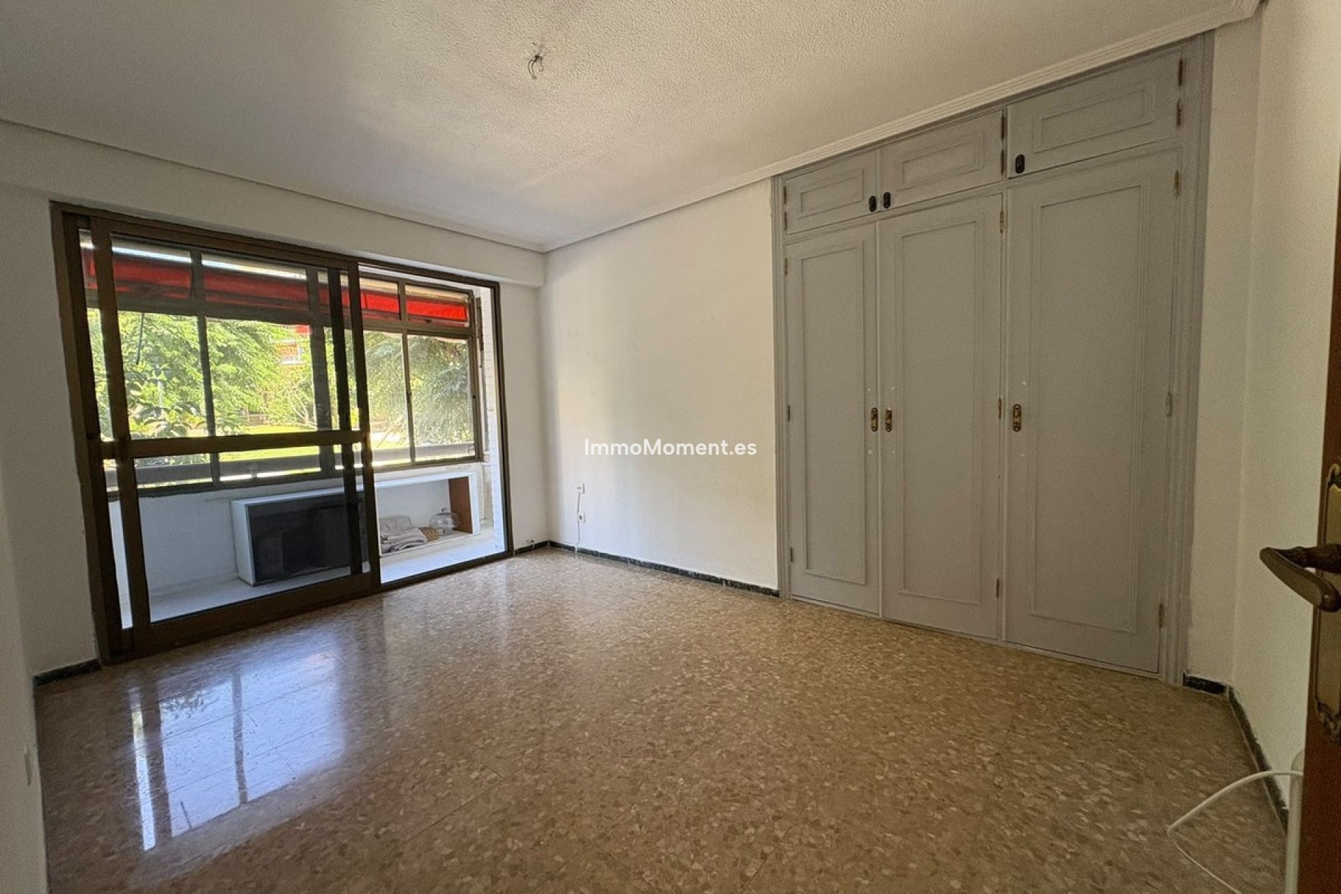 Resale - Apartment - Torremolinos - La Carihuela