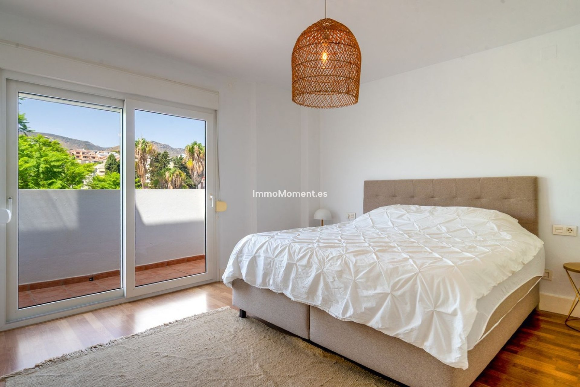 Resale - Apartment - Torremolinos - La Carihuela