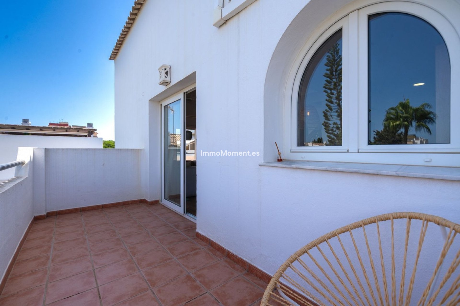 Resale - Apartment - Torremolinos - La Carihuela