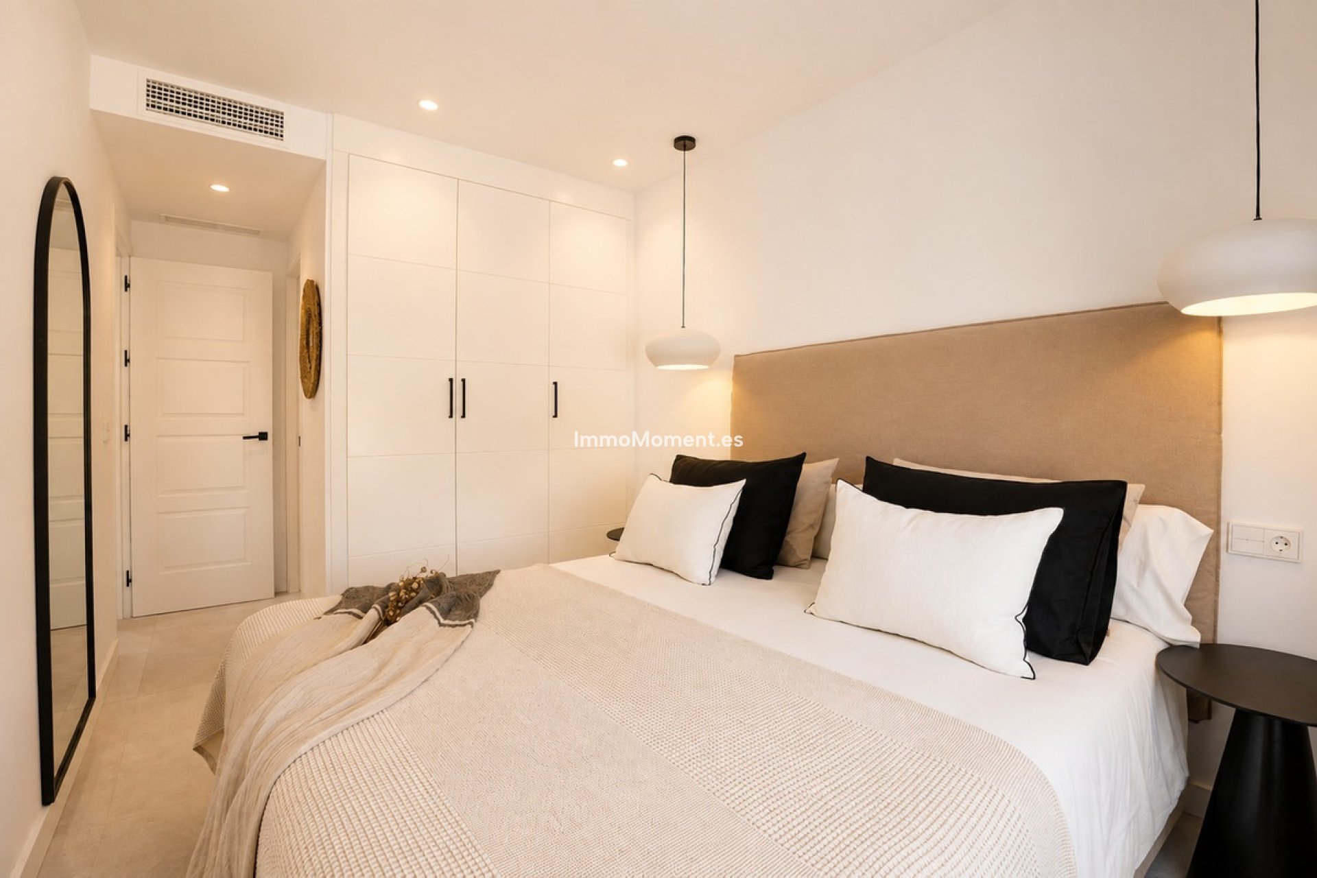 Resale - Apartment - Torremolinos - La Carihuela
