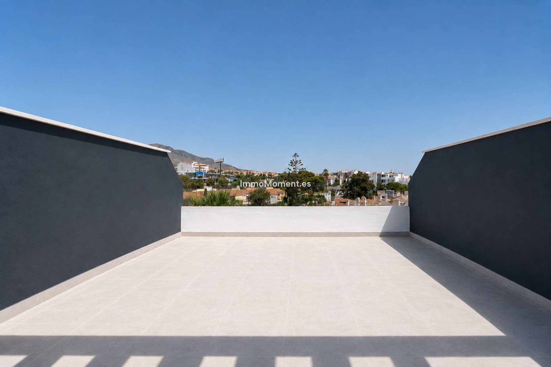 Resale - Apartment - Torremolinos - La Carihuela