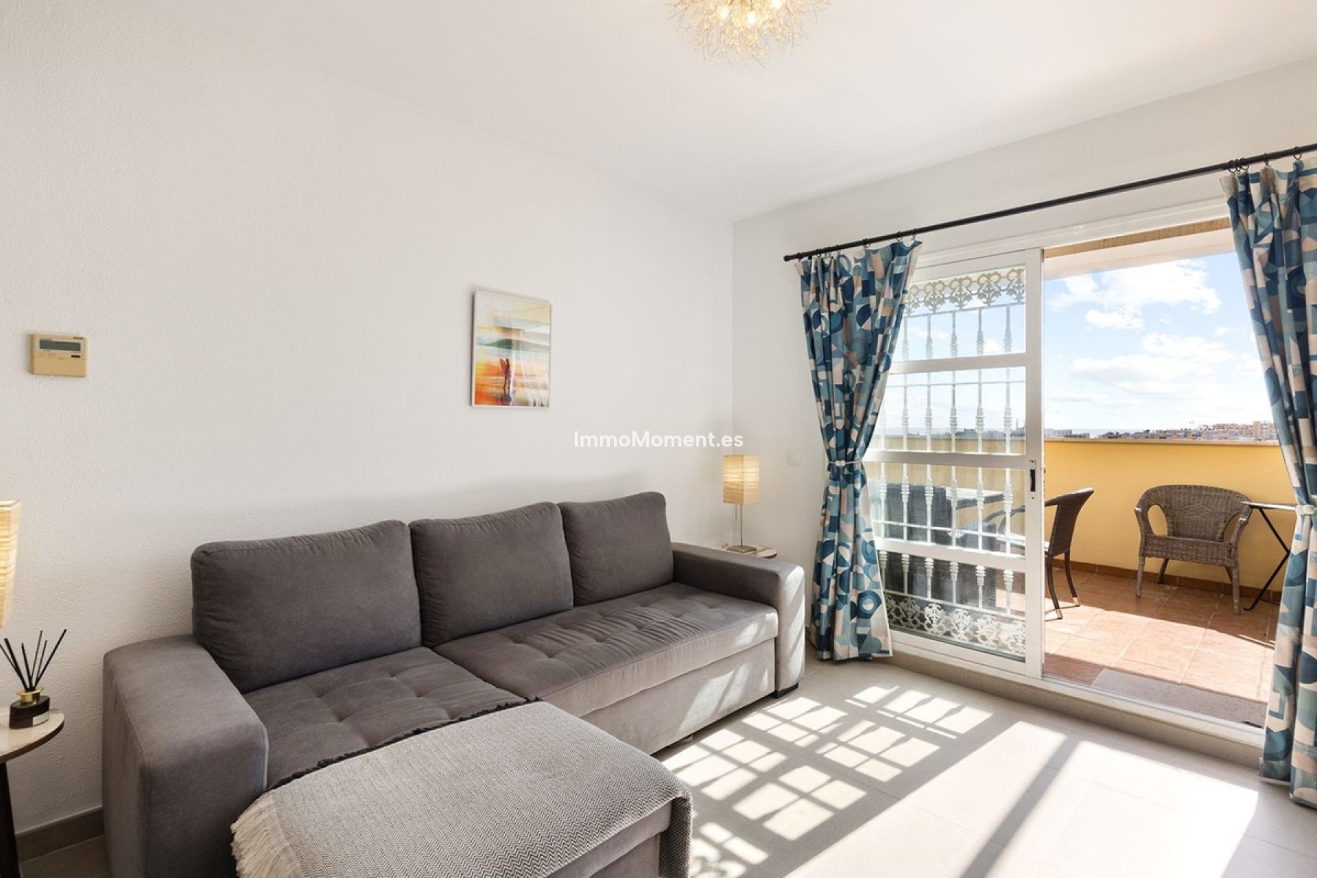 Resale - Apartment - Torremolinos - La Carihuela