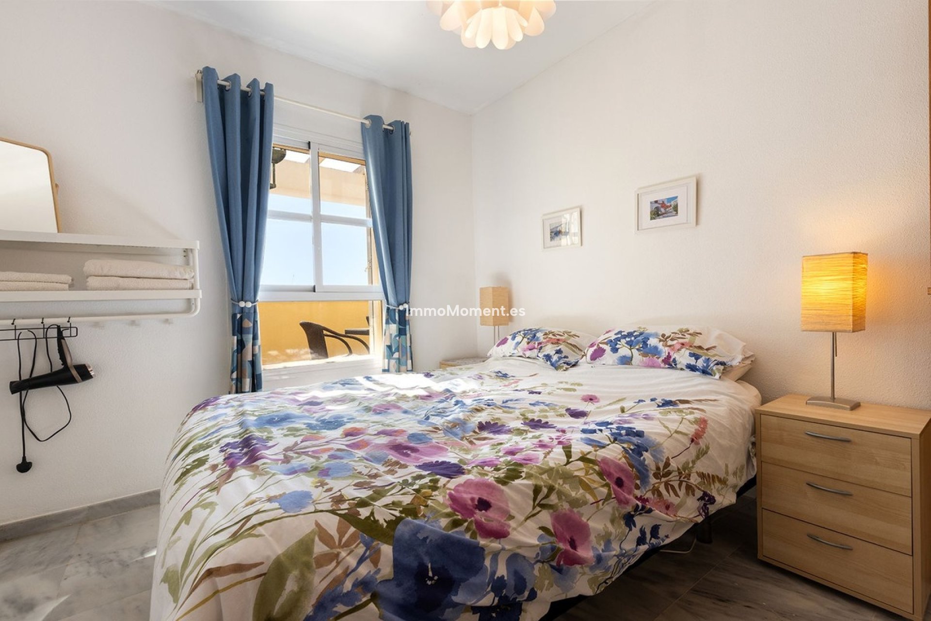 Resale - Apartment - Torremolinos - La Carihuela