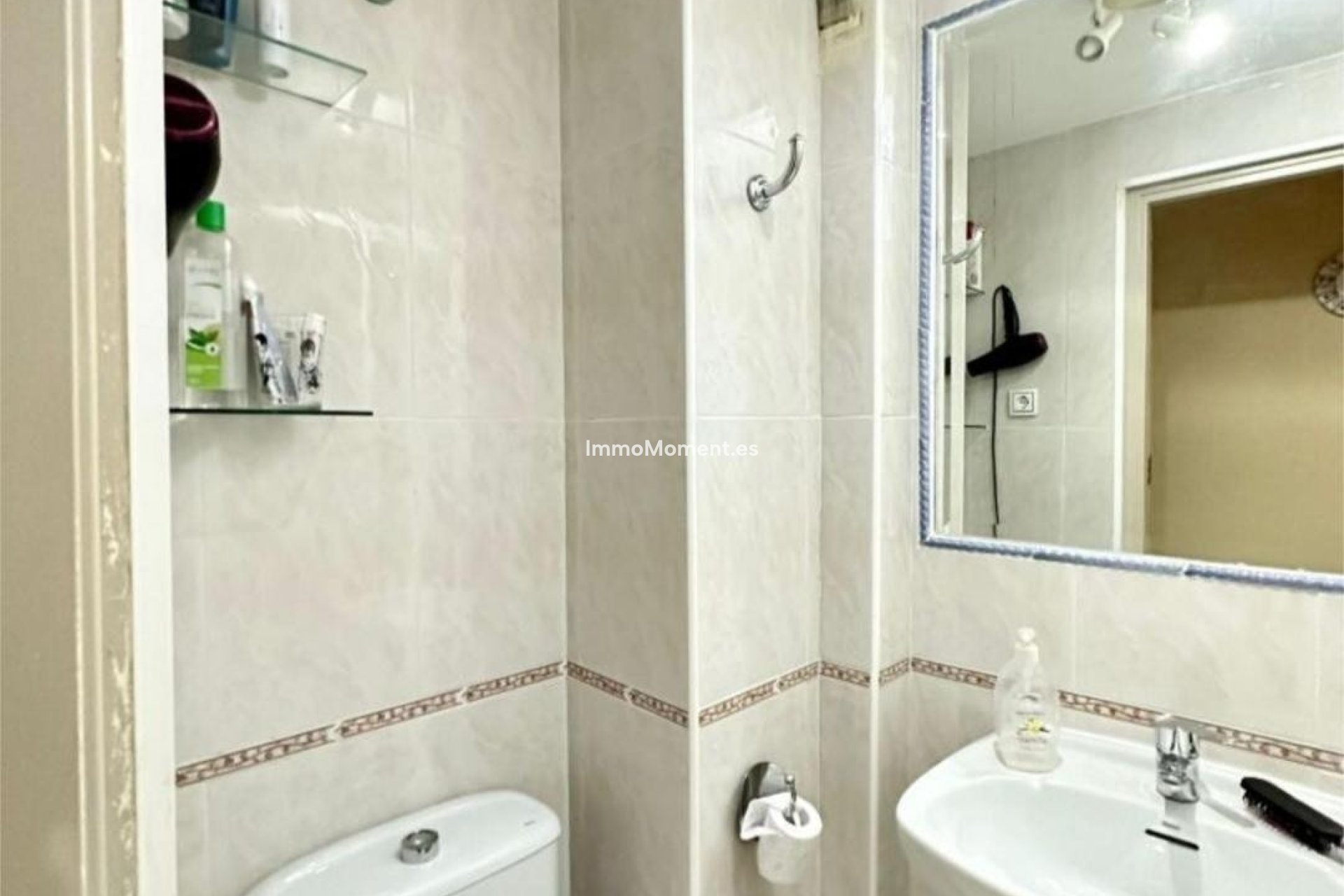 Resale - Apartment - Torremolinos - La Carihuela