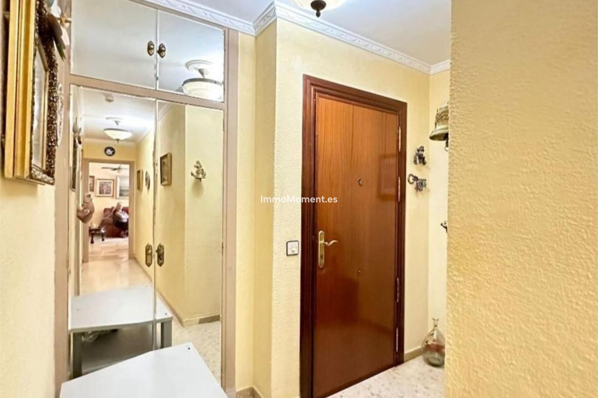 Resale - Apartment - Torremolinos - La Carihuela