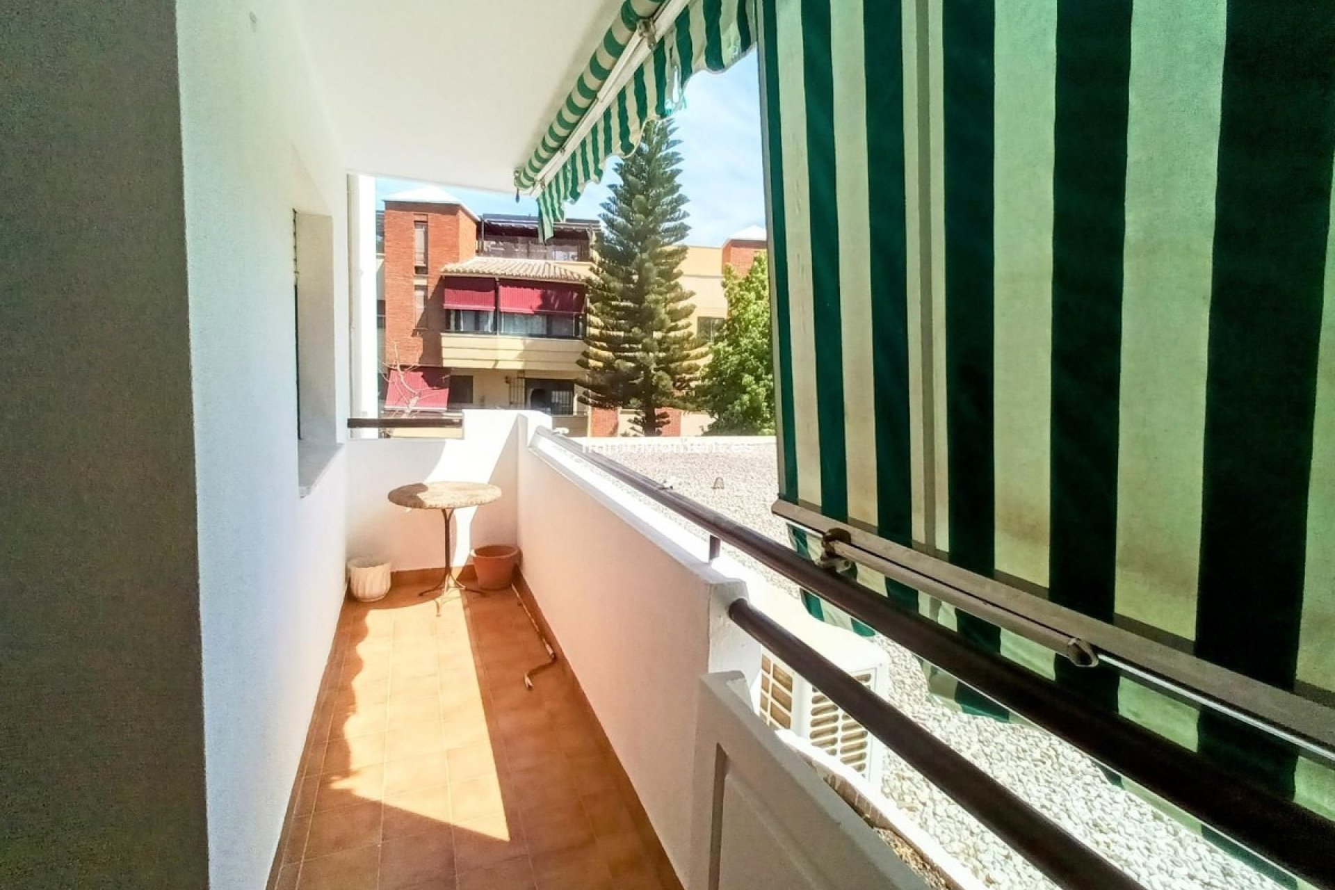 Resale - Apartment - Torremolinos - La Carihuela