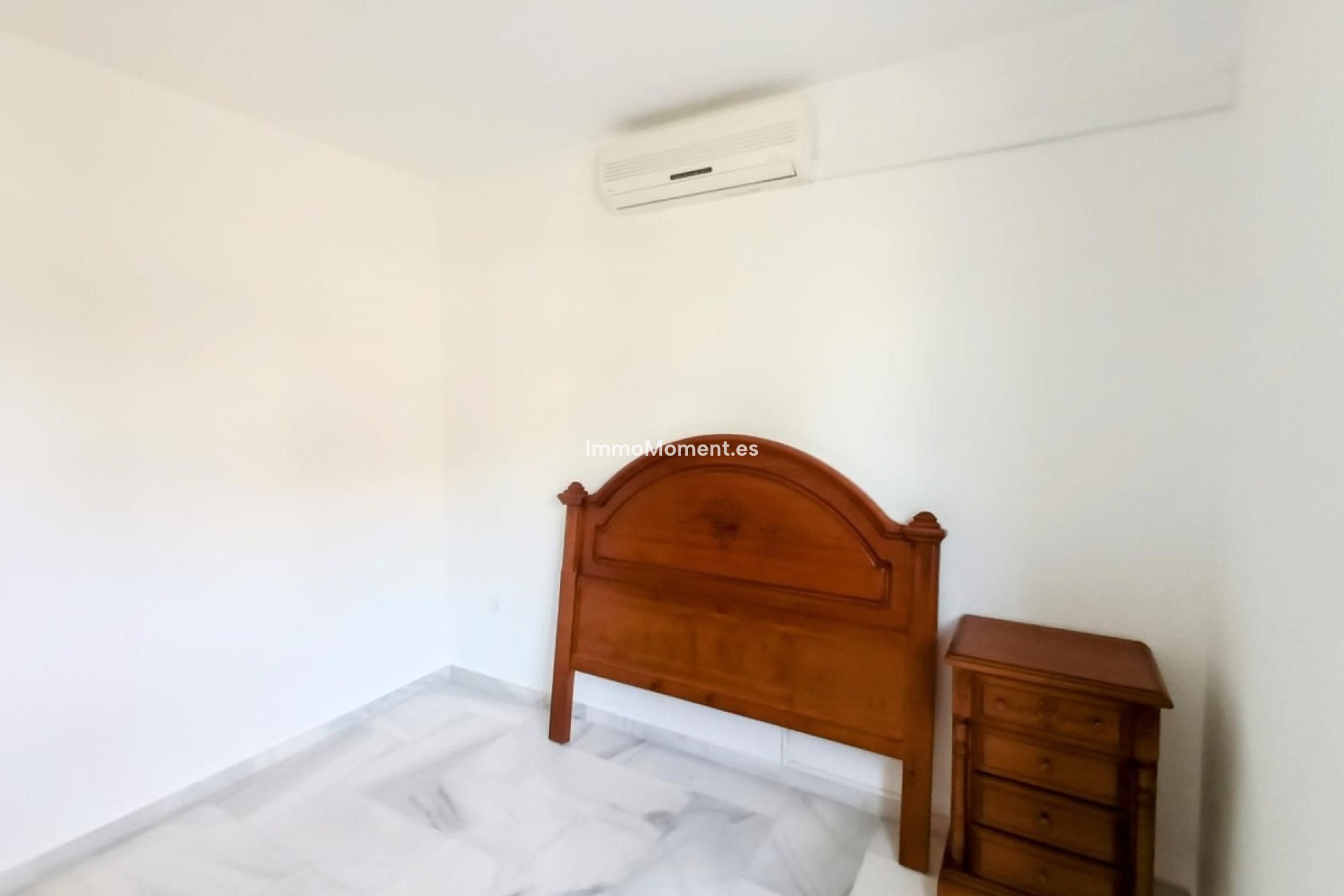 Resale - Apartment - Torremolinos - La Carihuela