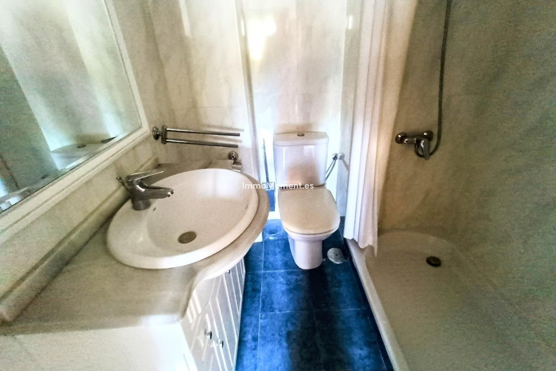 Resale - Apartment - Torremolinos - La Carihuela