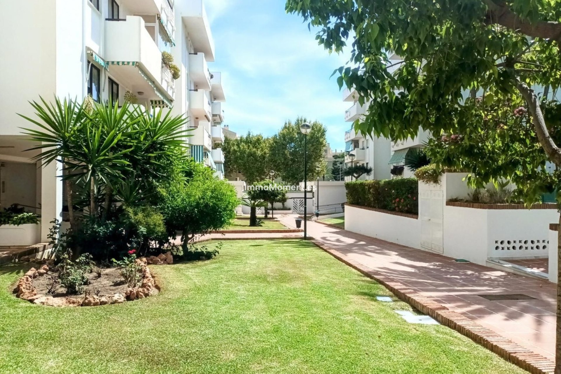 Resale - Apartment - Torremolinos - La Carihuela