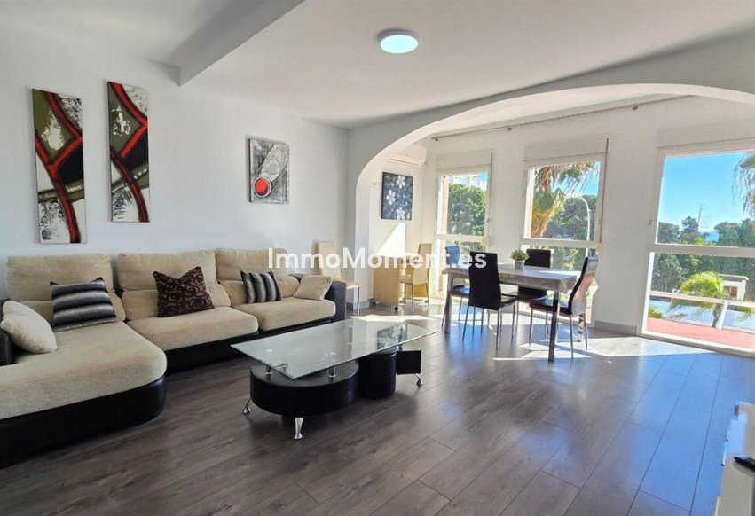 Resale - Apartment - Torremolinos - La Carihuela