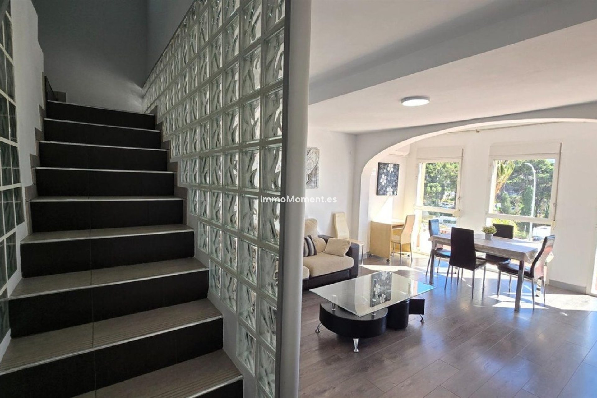 Resale - Apartment - Torremolinos - La Carihuela